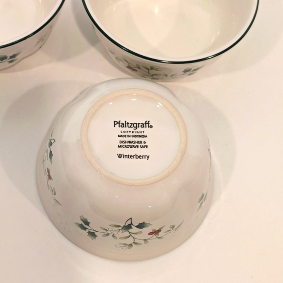 Pfaltzgraff Winterberry dessert small serving bowls holly berries set of 4 - Picture 3 of 4